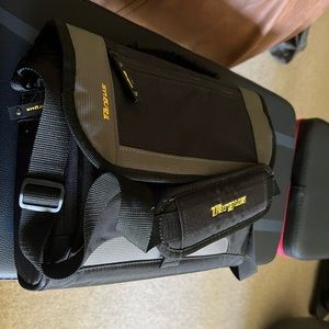 Dell Inspiron Mini 1012 and Targus Case